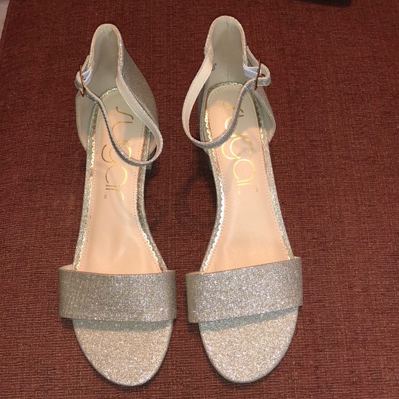 Gold Metallic Ankle Strap Shoe SZ 11 - Picture 1 of 5